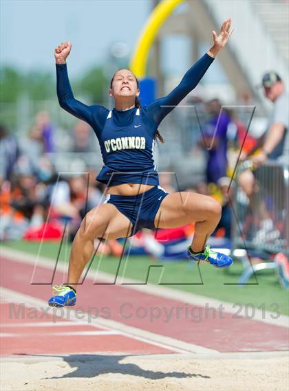 Thumbnail 1 in NISD District Track Meet photogallery.