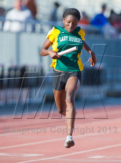Thumbnail 2 in NISD District Track Meet photogallery.