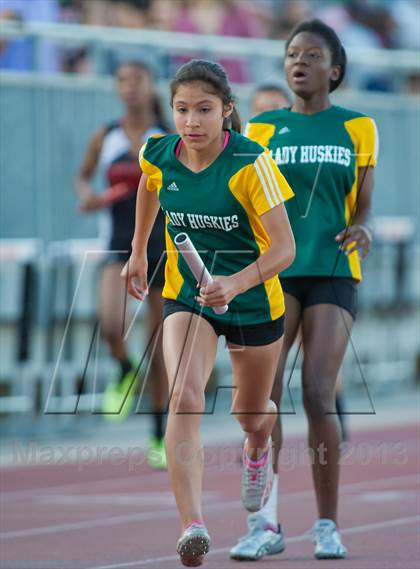 Thumbnail 1 in NISD District Track Meet photogallery.