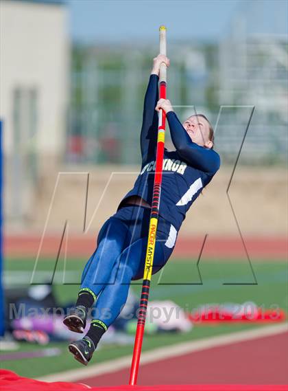 Thumbnail 3 in NISD District Track Meet photogallery.