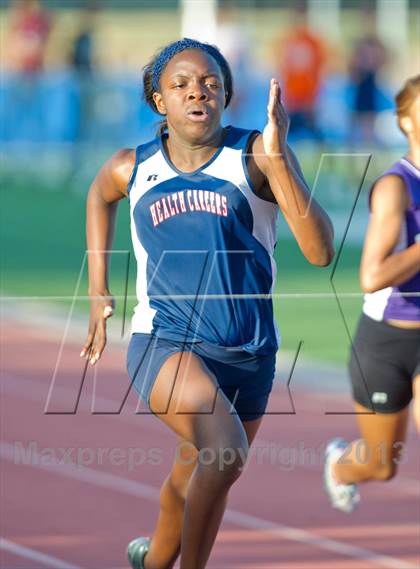 Thumbnail 2 in NISD District Track Meet photogallery.
