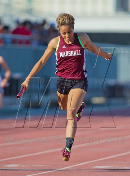 Thumbnail 1 in NISD District Track Meet photogallery.