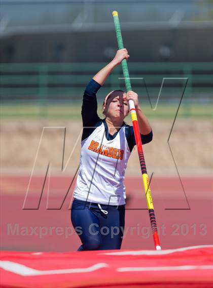Thumbnail 1 in NISD District Track Meet photogallery.