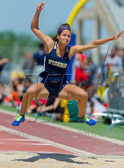 Thumbnail 2 in NISD District Track Meet photogallery.