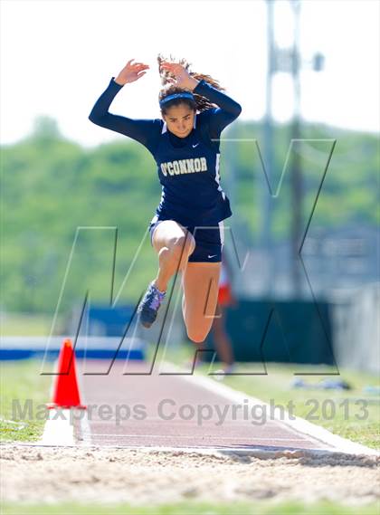 Thumbnail 3 in NISD District Track Meet photogallery.