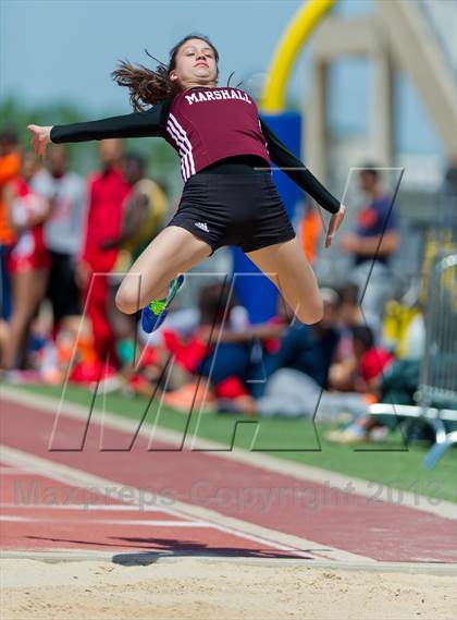 Thumbnail 1 in NISD District Track Meet photogallery.