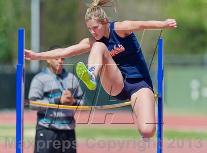 Thumbnail 1 in NISD District Track Meet photogallery.