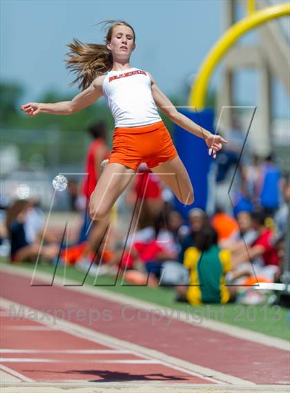 Thumbnail 3 in NISD District Track Meet photogallery.