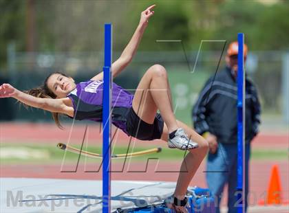 Thumbnail 1 in NISD District Track Meet photogallery.