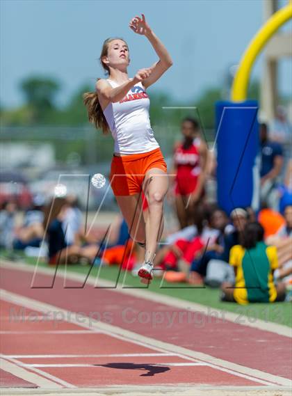 Thumbnail 2 in NISD District Track Meet photogallery.