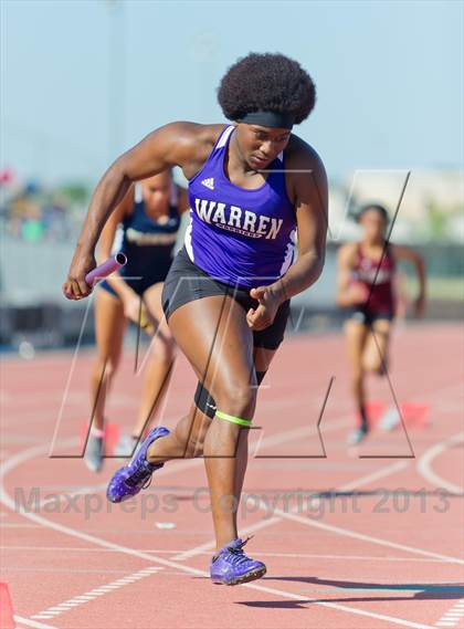 Thumbnail 1 in NISD District Track Meet photogallery.