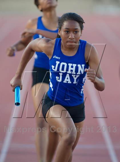 Thumbnail 3 in NISD District Track Meet photogallery.