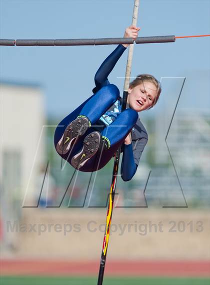 Thumbnail 3 in NISD District Track Meet photogallery.