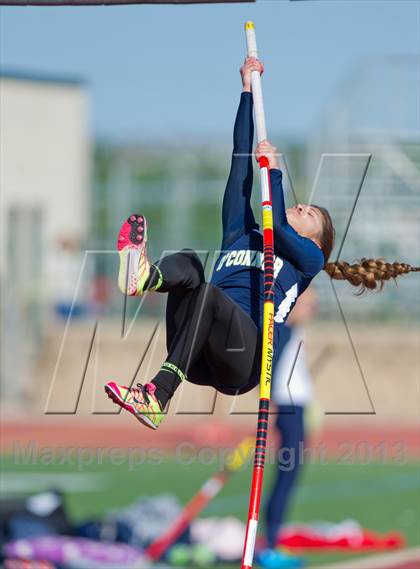 Thumbnail 2 in NISD District Track Meet photogallery.