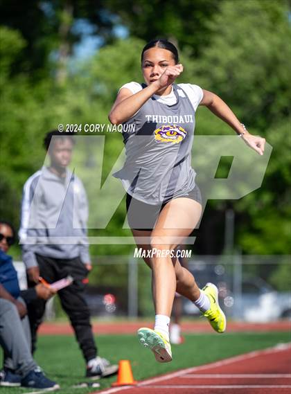 Thumbnail 2 in Tiger Relays photogallery.