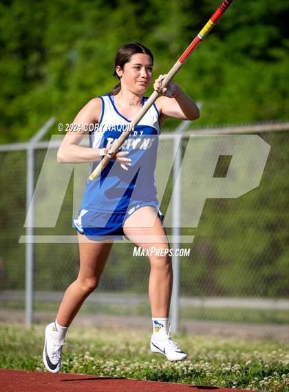 Thumbnail 2 in Tiger Relays photogallery.