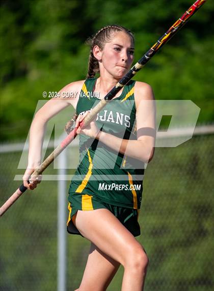 Thumbnail 3 in Tiger Relays photogallery.