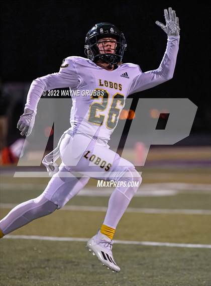 Thumbnail 2 in Longview vs. Port Arthur Memorial (UIL 5A DI Region Semifinal) photogallery.