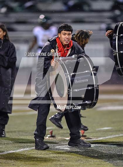 Thumbnail 2 in Longview vs. Port Arthur Memorial (UIL 5A DI Region Semifinal) photogallery.