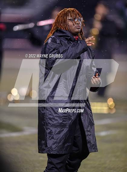 Thumbnail 3 in Longview vs. Port Arthur Memorial (UIL 5A DI Region Semifinal) photogallery.