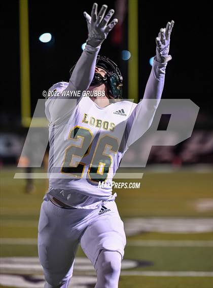 Thumbnail 1 in Longview vs. Port Arthur Memorial (UIL 5A DI Region Semifinal) photogallery.