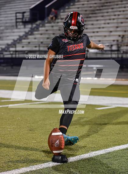 Thumbnail 3 in Longview vs. Port Arthur Memorial (UIL 5A DI Region Semifinal) photogallery.