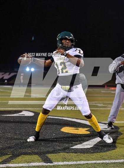 Thumbnail 2 in Longview vs. Port Arthur Memorial (UIL 5A DI Region Semifinal) photogallery.