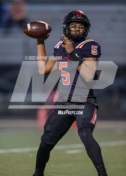Thumbnail 1 in Longview vs. Port Arthur Memorial (UIL 5A DI Region Semifinal) photogallery.