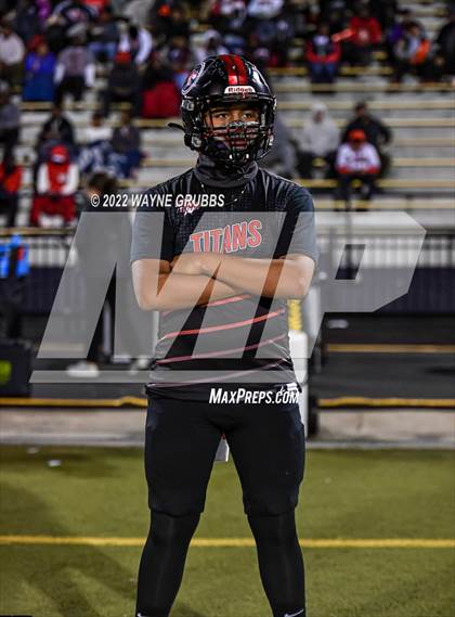 Thumbnail 1 in Longview vs. Port Arthur Memorial (UIL 5A DI Region Semifinal) photogallery.