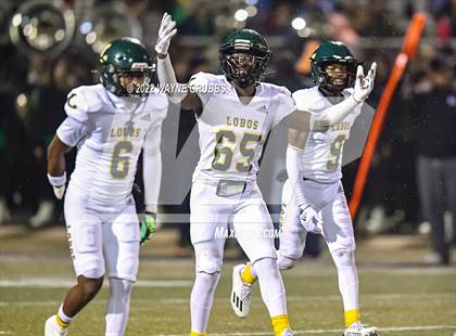 Thumbnail 3 in Longview vs. Port Arthur Memorial (UIL 5A DI Region Semifinal) photogallery.