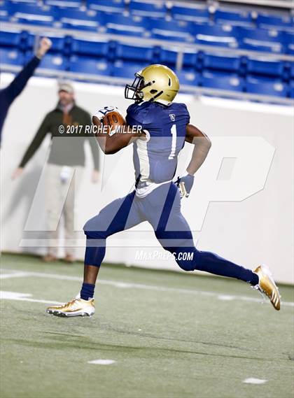 Thumbnail 2 in  McClellan vs. Pulaski Academy (AAA 5A Final) photogallery.