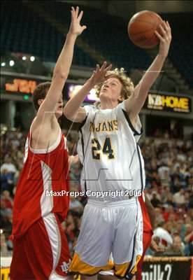 Thumbnail 1 in Mater Dei vs. Oak Ridge (State D2 Final)#3 photogallery.