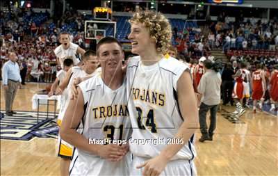 Thumbnail 2 in Mater Dei vs. Oak Ridge (State D2 Final)#3 photogallery.