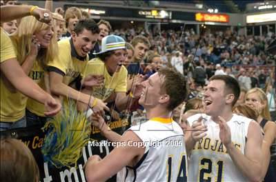 Thumbnail 2 in Mater Dei vs. Oak Ridge (State D2 Final)#3 photogallery.