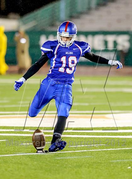 Thumbnail 3 in Elk Grove vs. Folsom (CIF SJS D2 Final) photogallery.