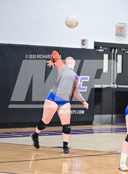 Thumbnail 2 in Chino Valley @ Northwest Christian Senior Night photogallery.