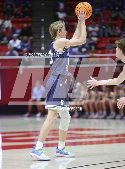 Thumbnail 3 in Salem Hills vs. Olympus (UHSAA 5A Quarterfinal) photogallery.