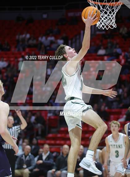 Thumbnail 2 in Salem Hills vs. Olympus (UHSAA 5A Quarterfinal) photogallery.