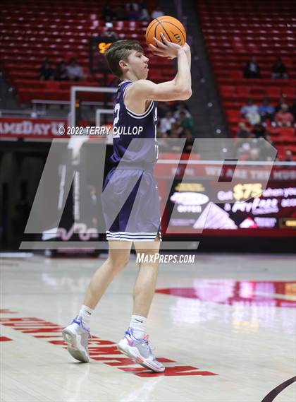 Thumbnail 3 in Salem Hills vs. Olympus (UHSAA 5A Quarterfinal) photogallery.
