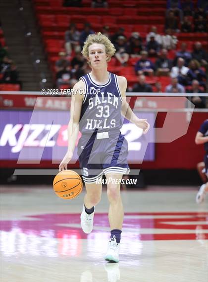 Thumbnail 3 in Salem Hills vs. Olympus (UHSAA 5A Quarterfinal) photogallery.