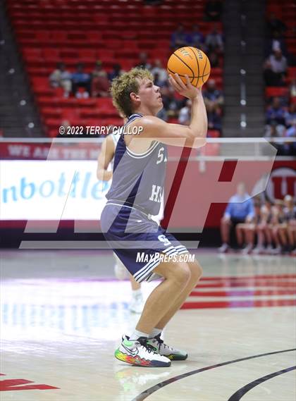 Thumbnail 3 in Salem Hills vs. Olympus (UHSAA 5A Quarterfinal) photogallery.