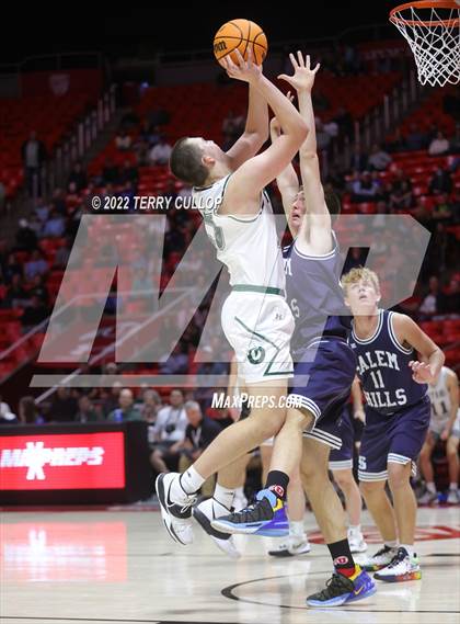 Thumbnail 2 in Salem Hills vs. Olympus (UHSAA 5A Quarterfinal) photogallery.