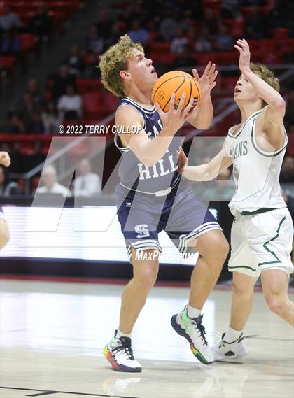 Thumbnail 2 in Salem Hills vs. Olympus (UHSAA 5A Quarterfinal) photogallery.
