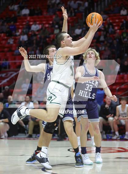 Thumbnail 2 in Salem Hills vs. Olympus (UHSAA 5A Quarterfinal) photogallery.