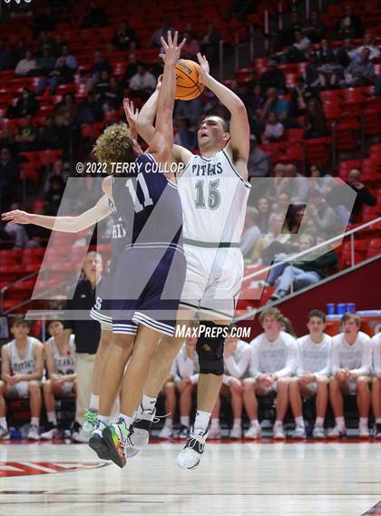 Thumbnail 2 in Salem Hills vs. Olympus (UHSAA 5A Quarterfinal) photogallery.