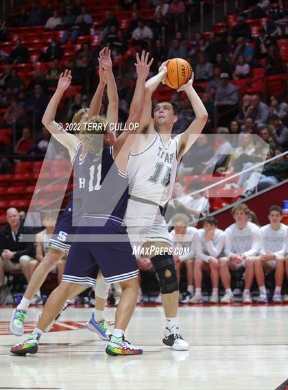 Thumbnail 3 in Salem Hills vs. Olympus (UHSAA 5A Quarterfinal) photogallery.