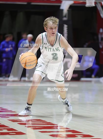 Thumbnail 1 in Salem Hills vs. Olympus (UHSAA 5A Quarterfinal) photogallery.