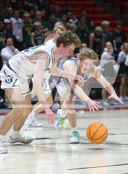 Thumbnail 2 in Salem Hills vs. Olympus (UHSAA 5A Quarterfinal) photogallery.