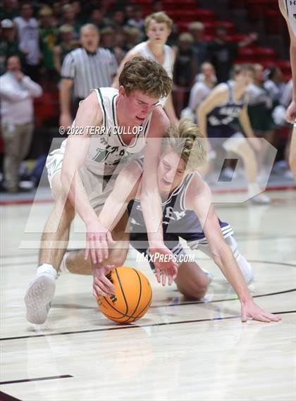Thumbnail 2 in Salem Hills vs. Olympus (UHSAA 5A Quarterfinal) photogallery.