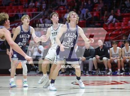 Thumbnail 2 in Salem Hills vs. Olympus (UHSAA 5A Quarterfinal) photogallery.